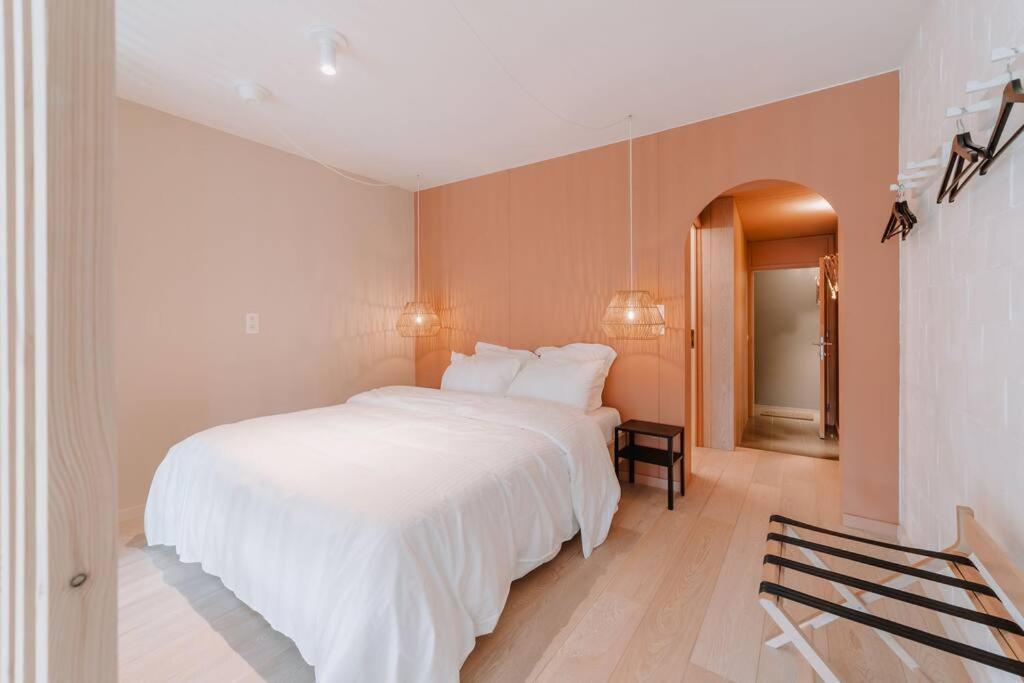 Chimay : La Chambre Doree De La Grand Place Екстериор снимка